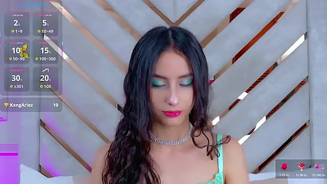 Sarah-Grace online show from 11.14.25