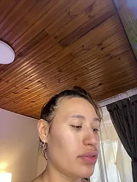 Snapshot of juliana-mancini chatting on 04.02.26 juliana-mancini online show from 04.02.26