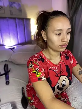 Snapshot of juliana-mancini chatting on 04.09.26 juliana-mancini online show from 04.09.26