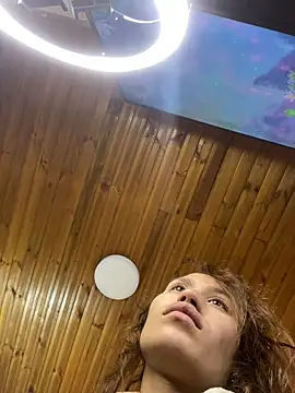 Snapshot of juliana-mancini chatting on 04.15.26 juliana-mancini online show from 04.15.26