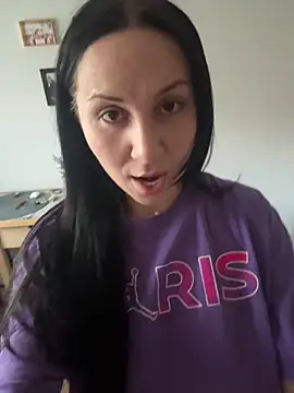 LauLaveau online show from 11.22.25