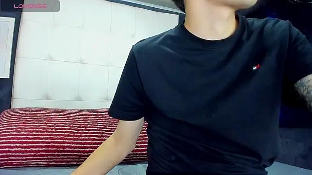 Snapshot of Matteo12_ chatting on 09.15.25 Matteo12 online show from 09.15.25