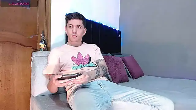 Snapshot of Matteo12_ chatting on 01.08.26 Matteo12 online show from 01.08.26