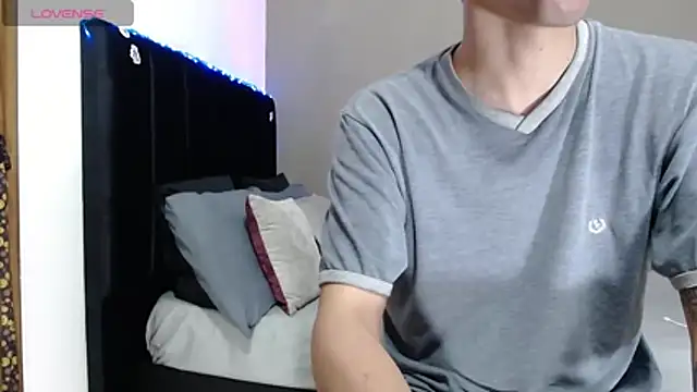 Snapshot of Matteo12_ chatting on 01.15.26 Matteo12 online show from 01.15.26