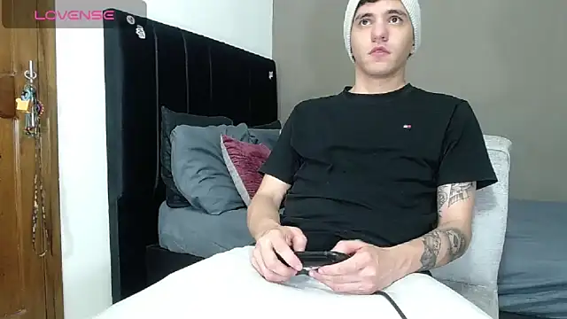 Snapshot of Matteo12_ chatting on 02.08.26 Matteo12 online show from 02.08.26