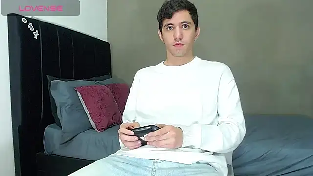 Snapshot of Matteo12_ chatting on 02.19.26 Matteo12 online show from 02.19.26