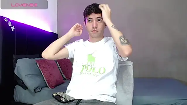 Snapshot of Matteo12_ chatting on 02.21.26 Matteo12 online show from 02.21.26