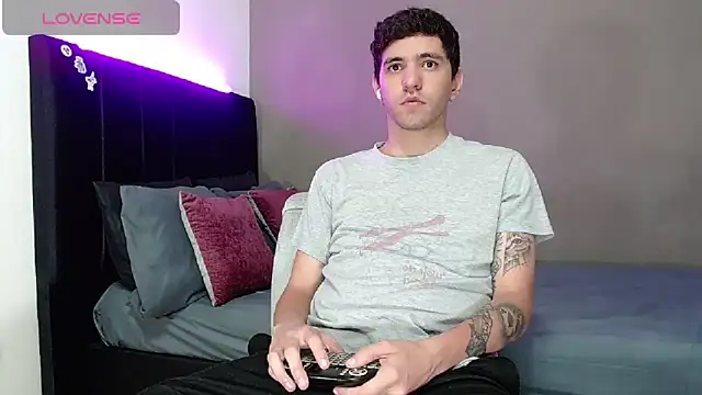 Snapshot of Matteo12_ chatting on 02.22.26 Matteo12 online show from 02.22.26