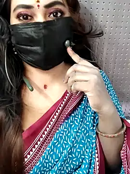 Snapshot of Cutie_nila26 chatting on 10.15.25 Cutie nila26 online show from 10.15.25