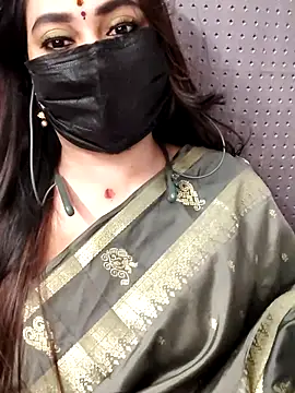 Snapshot of Cutie_nila26 chatting on 10.17.25 Cutie nila26 online show from 10.17.25