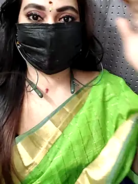 Snapshot of Cutie_nila26 chatting on 10.27.25 Cutie nila26 online show from 10.27.25