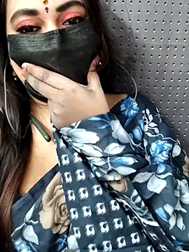 Snapshot of Cutie_nila26 chatting on 10.28.25 Cutie nila26 online show from 10.28.25