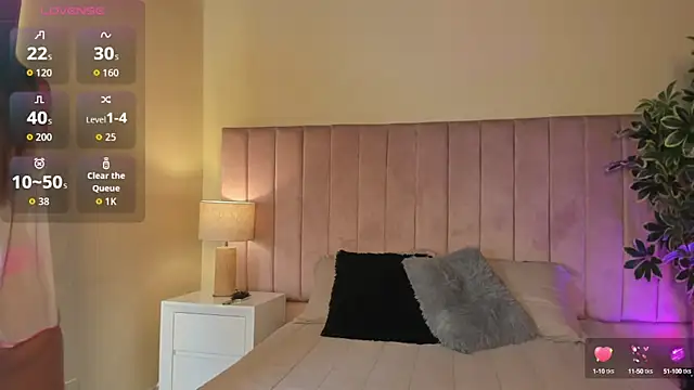 hellen mckenzie online show from 10.16.25