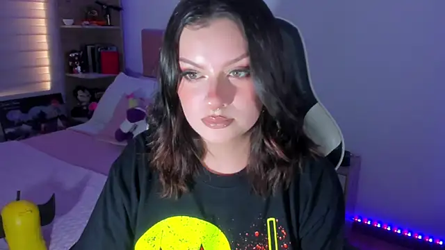 Snapshot of OphelianaRose33 chatting on 07.28.26 OphelianaRose33 online show from 07.28.26