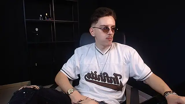 Snapshot of FelixStarkk chatting on 06.20.26 FelixStarkk online show from 06.20.26