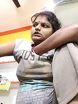 Snapshot of Hot_mirchjii chatting on 10.11.25 Hot mirchjii online show from 10.11.25