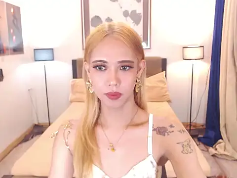 Snapshot of PreciousAmore chatting on 04.25.26 PreciousAmore online show from 04.25.26