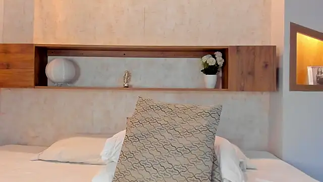 Snapshot of Emilly_Beaumont chatting on 04.29.26 Emilly Beaumont online show from 04.29.26