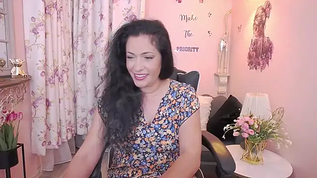 Snapshot of MyLovOne chatting on 07.13.26 MyLovOne online show from 07.13.26