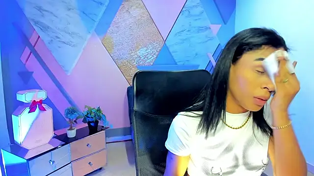 keytinthomson  online show from 10.16.25