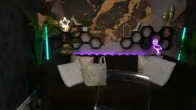 DiamondGoldie online show from 09.14.25