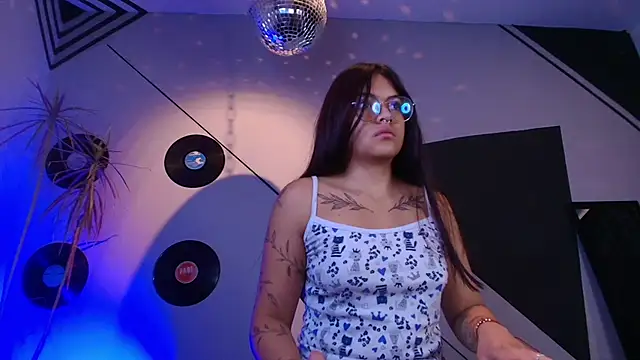 Lilith and Khloe online show from 10.07.25