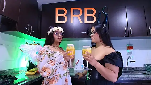 Lilith and Khloe online show from 11.02.25