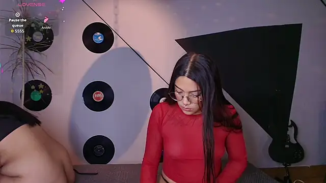 Lilith and Khloe online show from 11.28.25