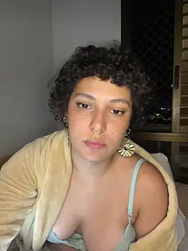 Snapshot of OliviaWild_ chatting on 06.17.26 OliviaWild online show from 06.17.26