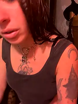 Snapshot of tbp96 chatting on 10.02.25 tbp96 online show from 10.02.25