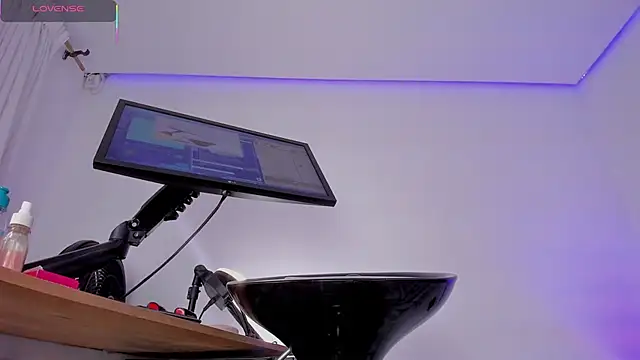 eva rain  online show from 03.04.26