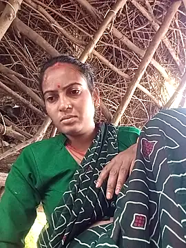 Snapshot of Hot_chinkiji chatting on 09.19.25 Hot chinkiji online show from 09.19.25