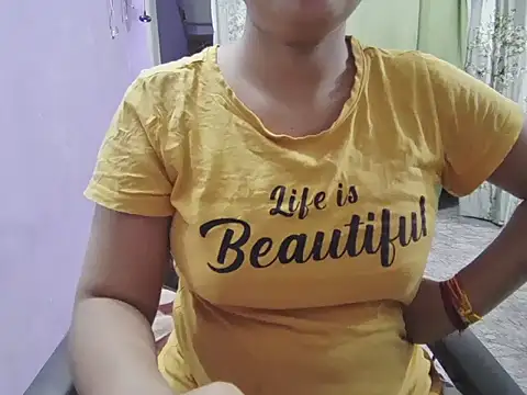 Snapshot of Naina_007 chatting on 09.23.25 Naina 007 online show from 09.23.25