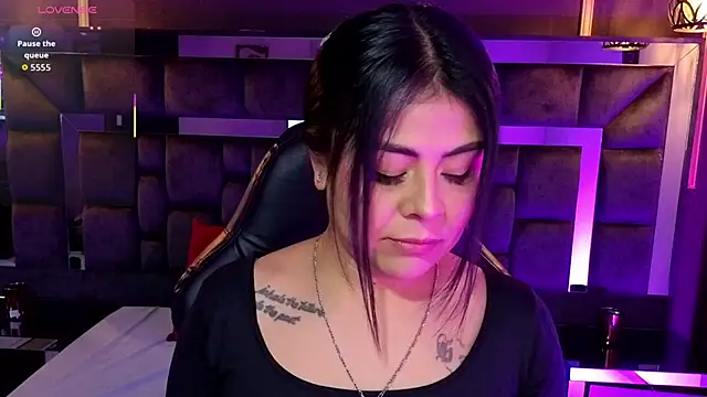 Aniajoness  online show from 11.05.25