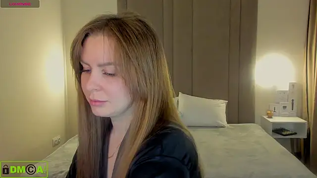 MikaBloom online show from 12.03.25