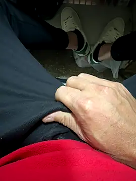 Snapshot of Ersin_meral chatting on 10.04.25 Ersin meral online show from 10.04.25