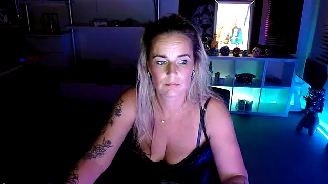 Mrs-Aurora online show from 10.12.25