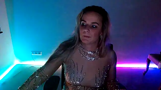 Mrs-Aurora online show from 12.20.25