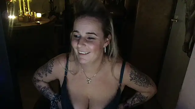 Mrs-Aurora online show from 02.06.26