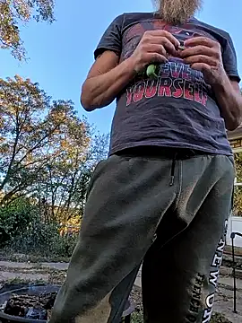 Snapshot of sizableunicorn7 chatting on 10.22.25 sizableunicorn7 online show from 10.22.25