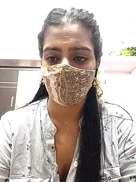 Snapshot of Tamil-Meenu12 chatting on 04.17.26 Tamil-Meenu12 online show from 04.17.26