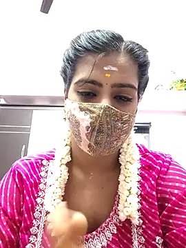 Snapshot of Tamil-Meenu12 chatting on 04.28.26 Tamil-Meenu12 online show from 04.28.26