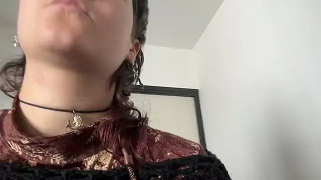 NIQUE TARAXX online show from 09.29.25