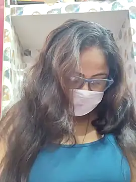 Snapshot of nisha_1110 chatting on 10.12.25 nisha 1110 online show from 10.12.25