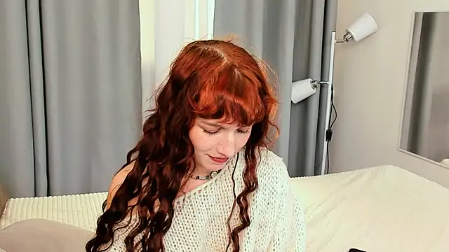 Snapshot of LeelooYolo chatting on 11.14.25 LeelooYolo online show from 11.14.25