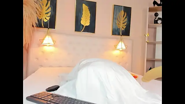 Cinnamon Star online show from 02.27.26