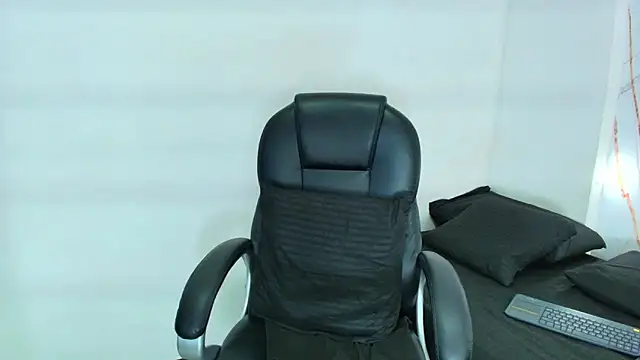 Snapshot of Karla_hilton1 chatting on 02.11.26 Karla hilton1 online show from 02.11.26