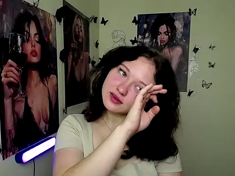 Snapshot of LadyAlice_ chatting on 10.06.25 LadyAlice  online show from 10.06.25