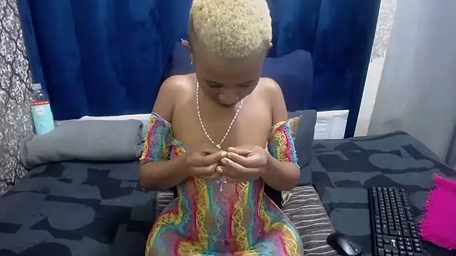 GoldenBigAssCurvy online show from 09.18.25