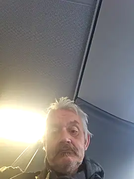 Snapshot of Fonse1860 chatting on 10.22.25 Fonse1860 online show from 10.22.25